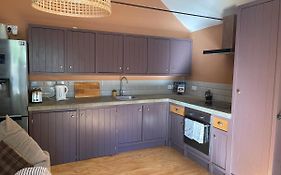 Top House -Stylish Property In Village Location
